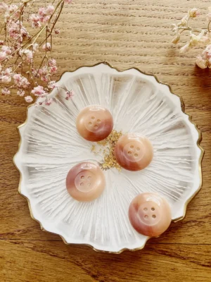 Bouton écaille brillant beige rosé