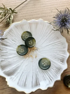 Bouton écaille vert fougère